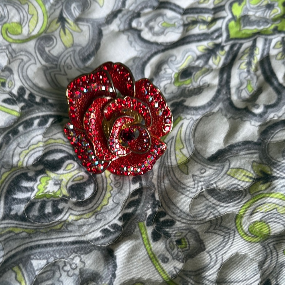 Elegant Red Rose Crystal Ring
